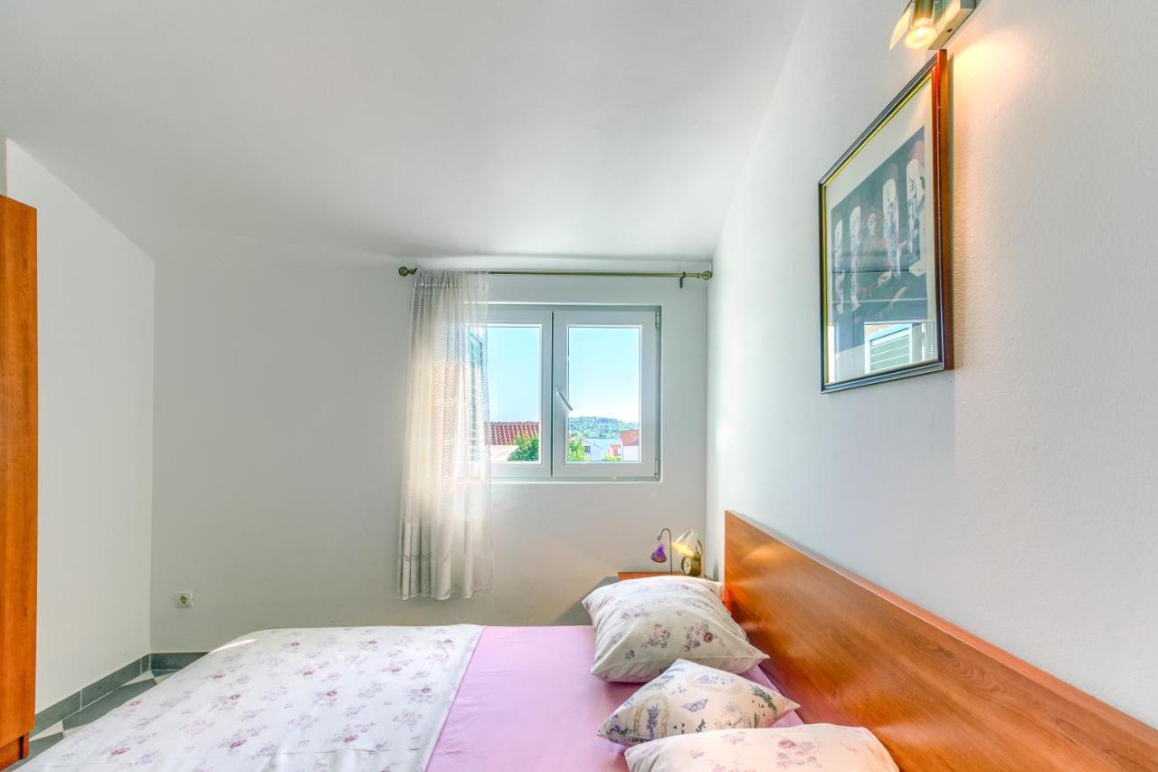 Apartmani Vukicevic Vodice Exteriör bild