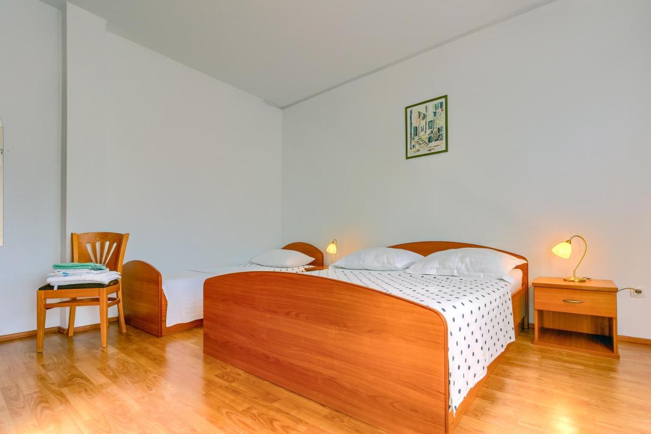 Apartmani Vukicevic Vodice Exteriör bild
