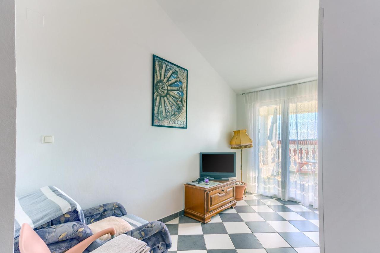 Apartmani Vukicevic Vodice Exteriör bild