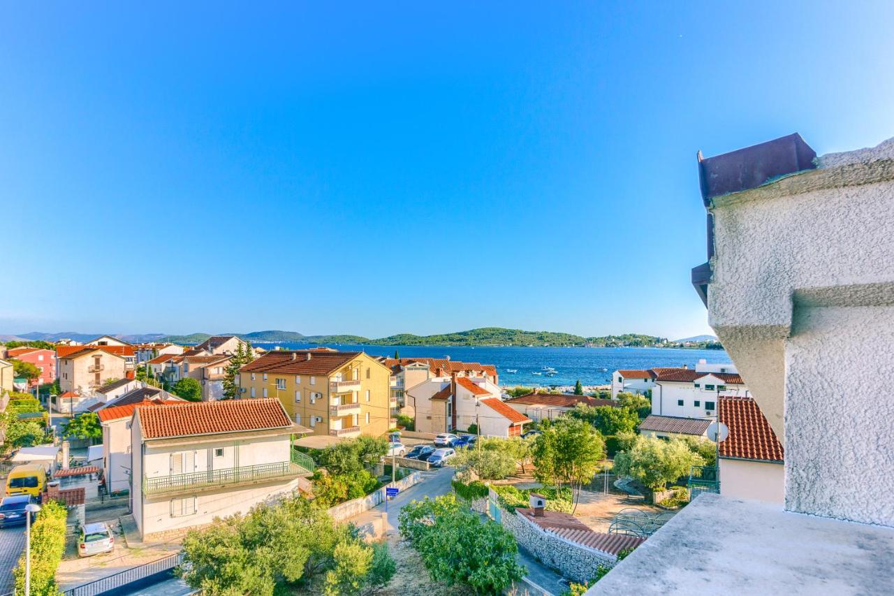 Apartmani Vukicevic Vodice Exteriör bild