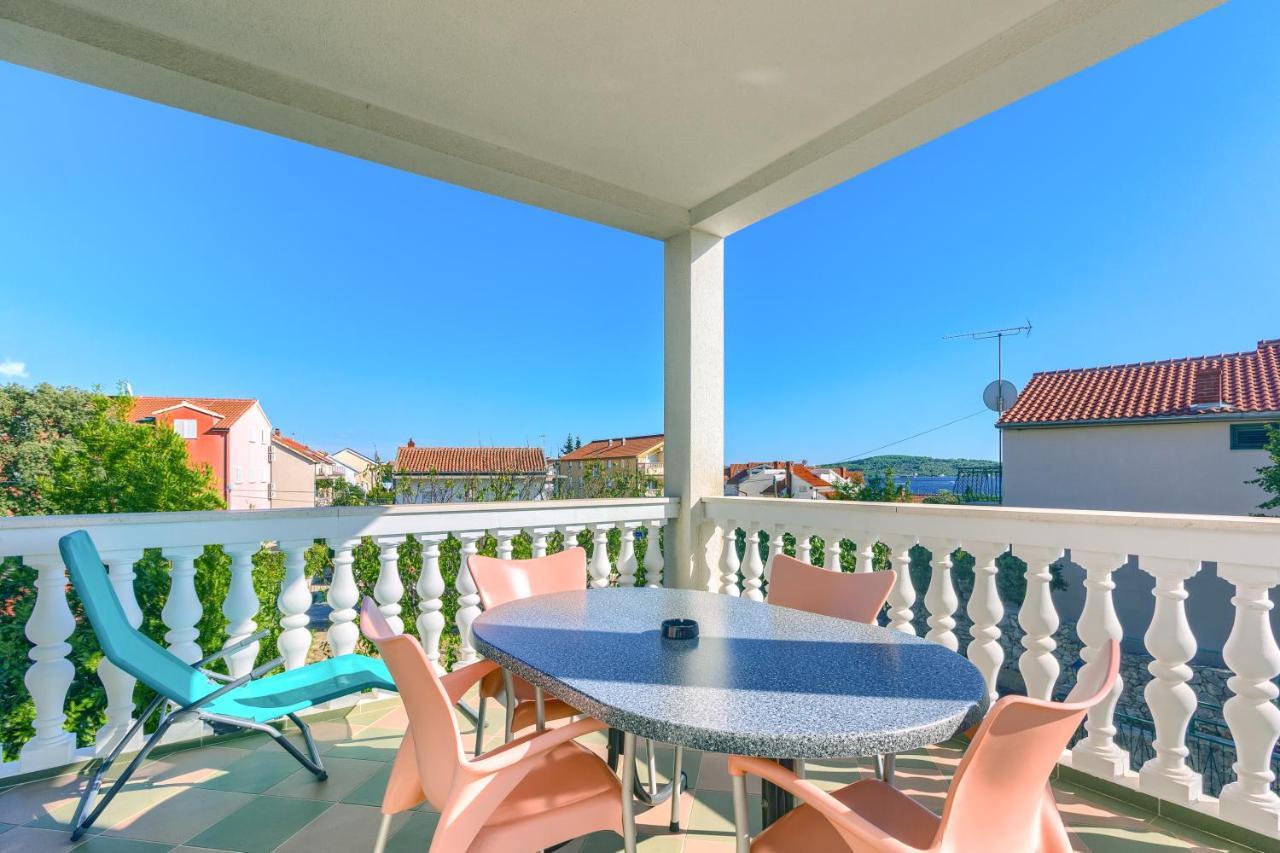 Apartmani Vukicevic Vodice Exteriör bild