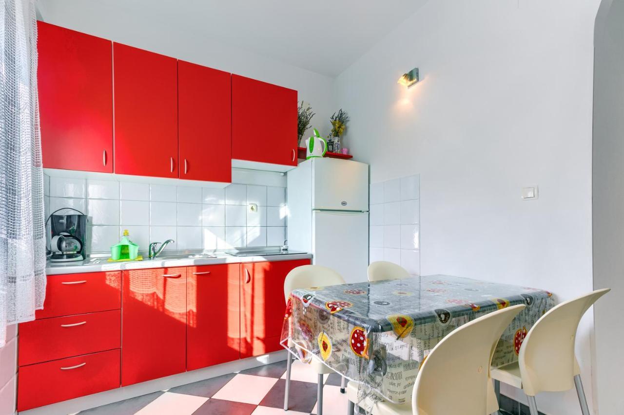 Apartmani Vukicevic Vodice Exteriör bild