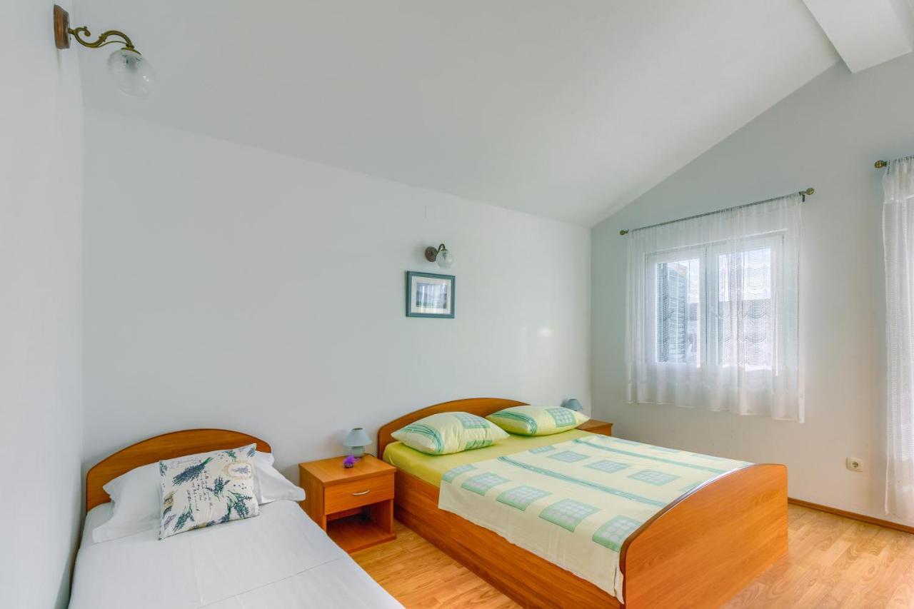 Apartmani Vukicevic Vodice Exteriör bild