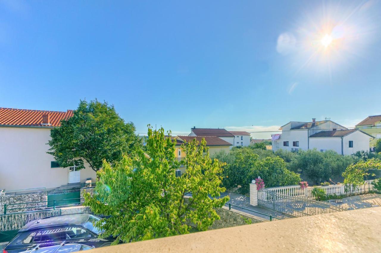 Apartmani Vukicevic Vodice Exteriör bild