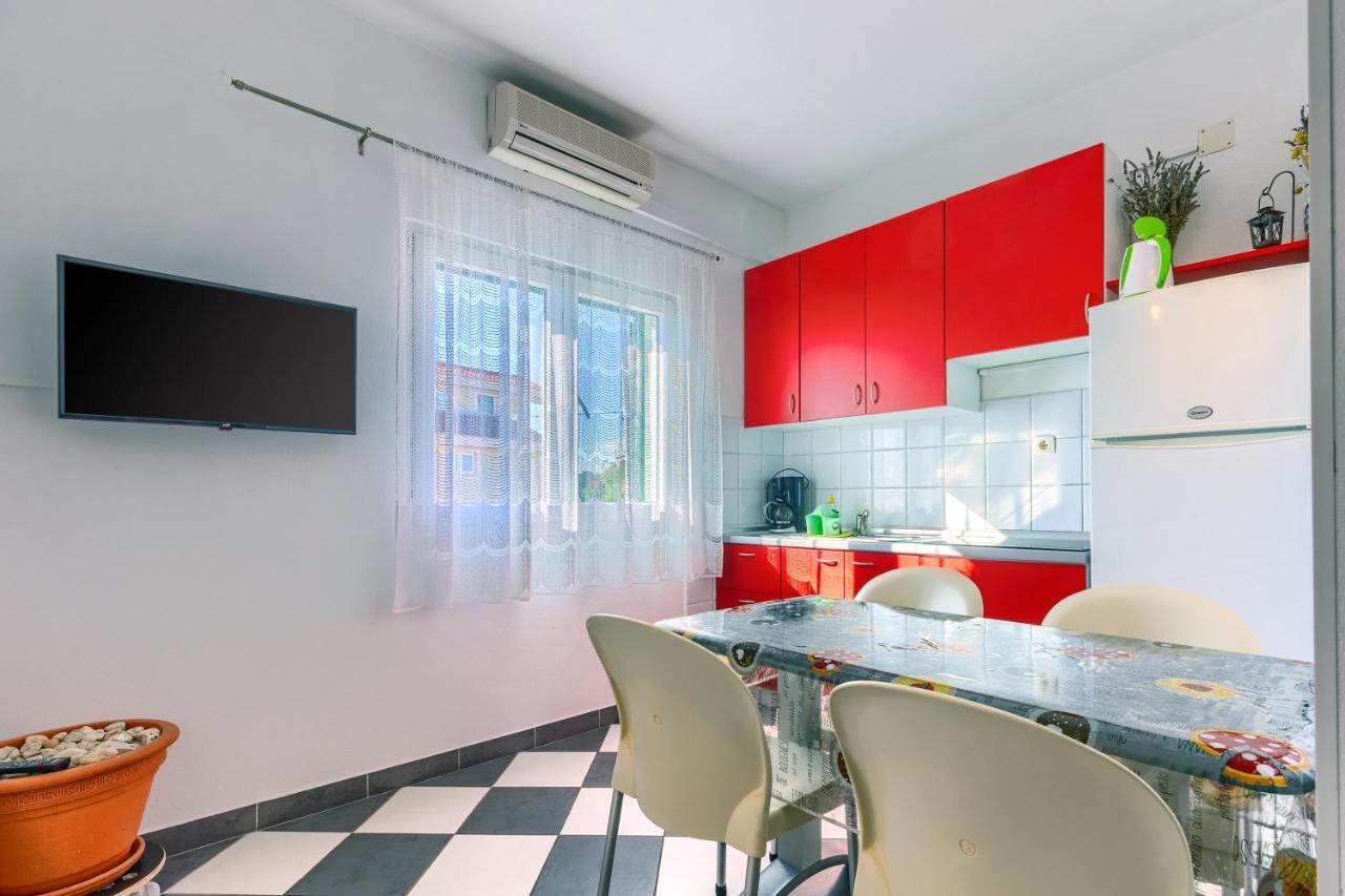 Apartmani Vukicevic Vodice Exteriör bild