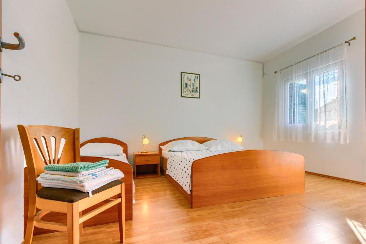 Apartmani Vukicevic Vodice Exteriör bild