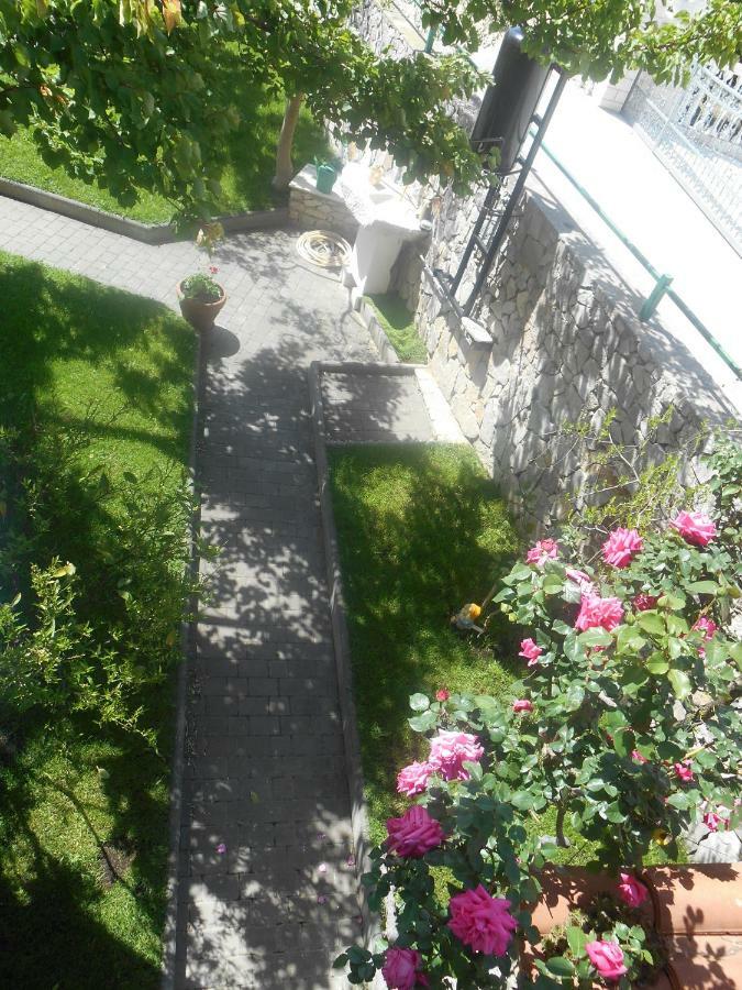 Apartmani Vukicevic Vodice Exteriör bild