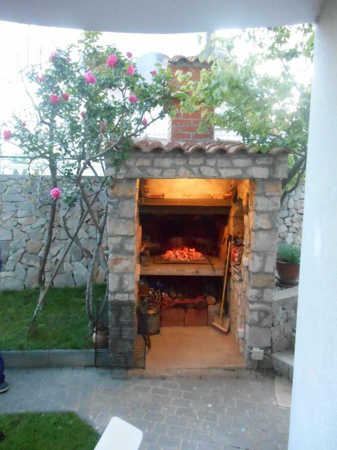 Apartmani Vukicevic Vodice Exteriör bild