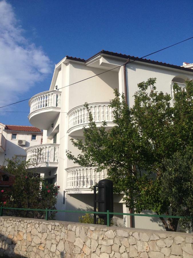 Apartmani Vukicevic Vodice Exteriör bild